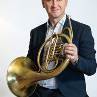 Robert Papócsi, BA, BA